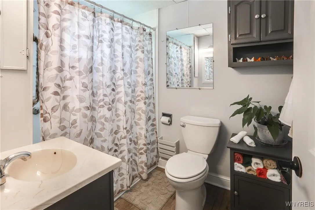 706 Longmeadow Road, Amherst, New York 14226, Amherst, New York 14226, 2 Bedrooms Bedrooms, 5 Rooms Rooms,1 BathroomBathrooms,Residential,For Sale,706 Longmeadow Road, Amherst, New York 14226,B1633066