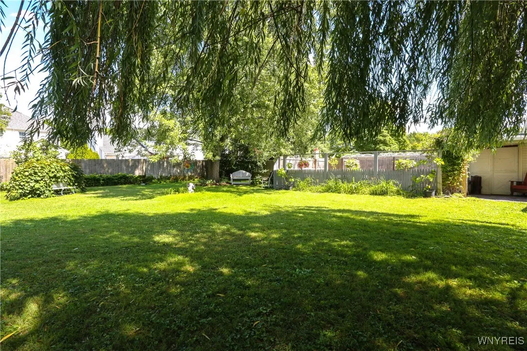 706 Longmeadow Road, Amherst, New York 14226, Amherst, New York 14226, 2 Bedrooms Bedrooms, 5 Rooms Rooms,1 BathroomBathrooms,Residential,For Sale,706 Longmeadow Road, Amherst, New York 14226,B1633066