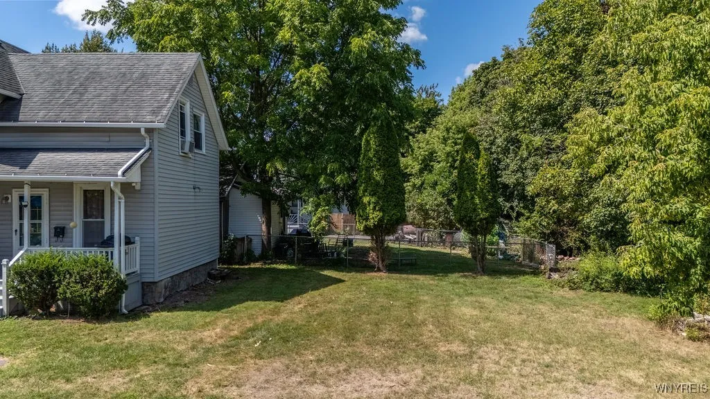 23 Hill Street, Lockport City, New York 14094, Lockport City, New York 14094, 4 Bedrooms Bedrooms, ,2 BathroomsBathrooms,Residential,For Sale,23 Hill Street, Lockport City, New York 14094,B1631730