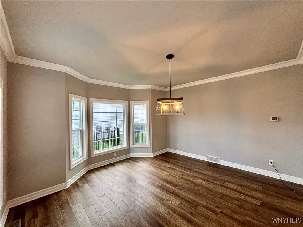 3383 Ashwood Drive, Wheatfield, New York 14120, Wheatfield, New York 14120, 4 Bedrooms Bedrooms, 14 Rooms Rooms,2 BathroomsBathrooms,Residential,For Sale,3383 Ashwood Drive, Wheatfield, New York 14120,B1632866