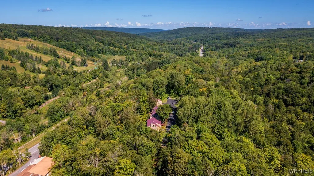 41 Ridgeview Lane, Concord, New York 14069, Concord, New York 14069, 3 Bedrooms Bedrooms, 7 Rooms Rooms,2 BathroomsBathrooms,Residential,For Sale,41 Ridgeview Lane, Concord, New York 14069,B1632784
