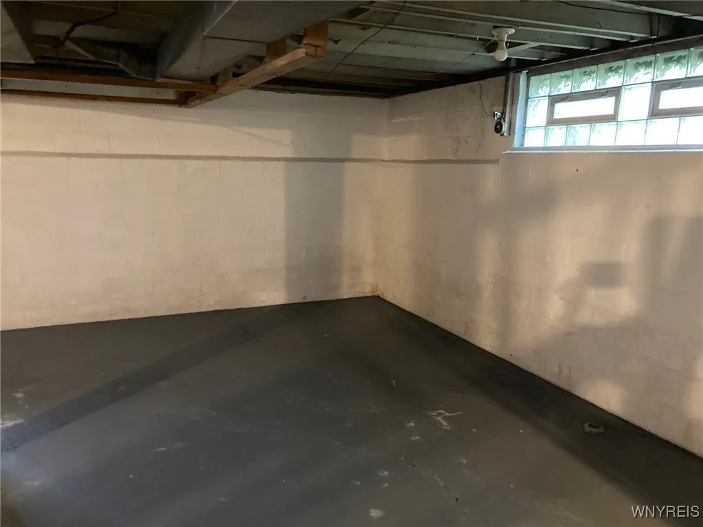 618 82nd Street, Niagara Falls, New York 14304, Niagara Falls, New York 14304, 4 Bedrooms Bedrooms, 7 Rooms Rooms,1 BathroomBathrooms,Residential,For Sale,618 82nd Street, Niagara Falls, New York 14304,0,B1633319