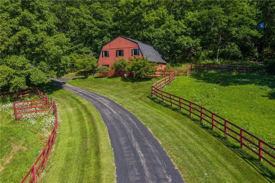 1335 Strong Road, Victor, New York 14564, Victor, New York 14564, 4 Bedrooms Bedrooms, 10 Rooms Rooms,2 BathroomsBathrooms,Residential,For Sale,1335 Strong Road, Victor, New York 14564,R1630986
