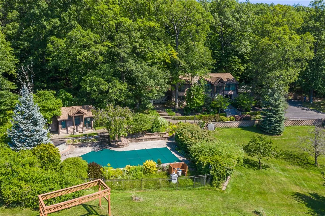 1335 Strong Road, Victor, New York 14564, Victor, New York 14564, 4 Bedrooms Bedrooms, 10 Rooms Rooms,2 BathroomsBathrooms,Residential,For Sale,1335 Strong Road, Victor, New York 14564,R1630986