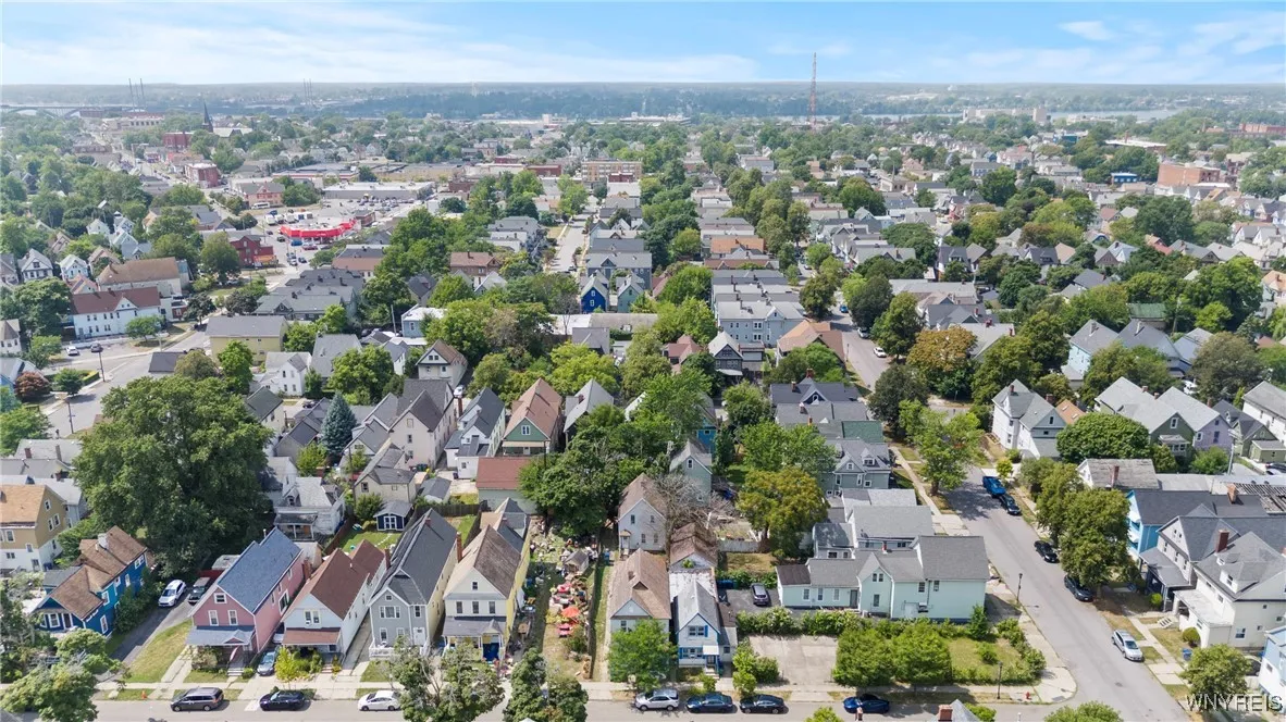 30 South Putnam Street W, Buffalo, New York 14213, Buffalo, New York 14213, 7 Bedrooms Bedrooms, ,3 BathroomsBathrooms,Residential,For Sale,30 South Putnam Street W, Buffalo, New York 14213,B1631921