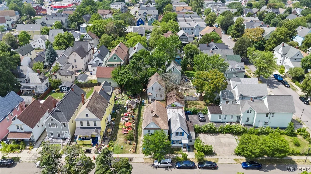 30 South Putnam Street W, Buffalo, New York 14213, Buffalo, New York 14213, 7 Bedrooms Bedrooms, ,3 BathroomsBathrooms,Residential,For Sale,30 South Putnam Street W, Buffalo, New York 14213,B1631921