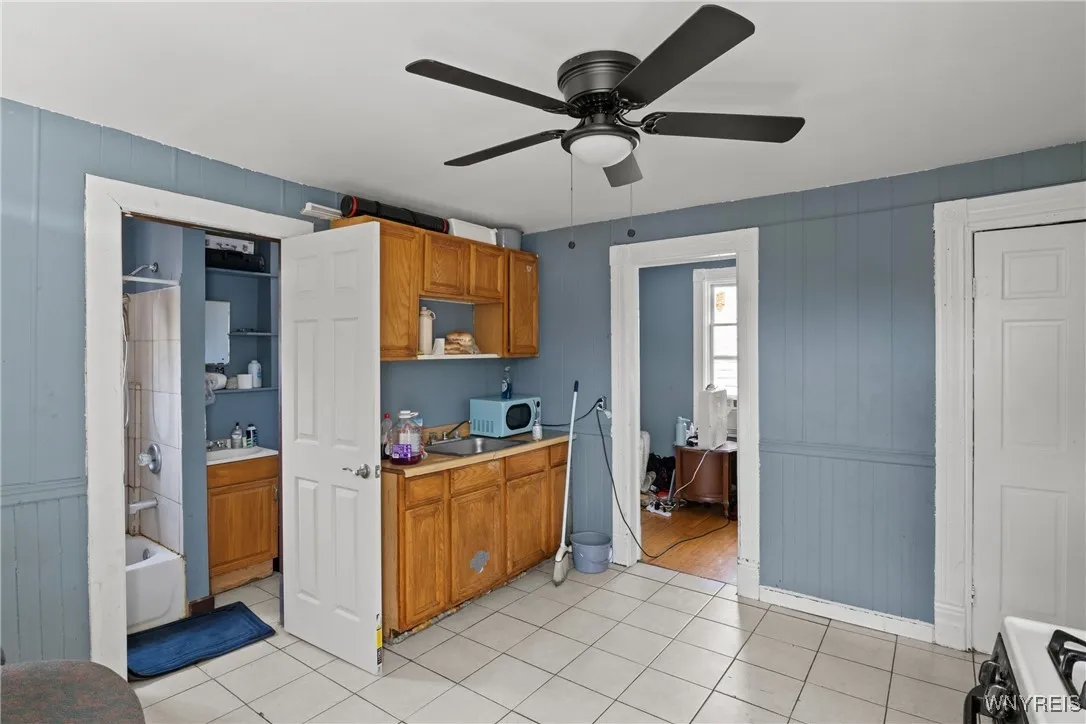 30 South Putnam Street W, Buffalo, New York 14213, Buffalo, New York 14213, 7 Bedrooms Bedrooms, ,3 BathroomsBathrooms,Residential,For Sale,30 South Putnam Street W, Buffalo, New York 14213,B1631921