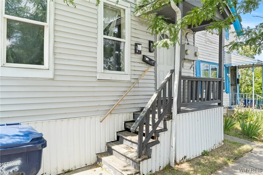 30 South Putnam Street W, Buffalo, New York 14213, Buffalo, New York 14213, 7 Bedrooms Bedrooms, ,3 BathroomsBathrooms,Residential,For Sale,30 South Putnam Street W, Buffalo, New York 14213,B1631921