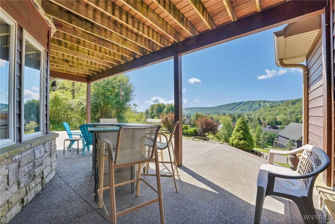 6383 Northwood Drive, Ellicottville, New York 1473, Ellicottville, New York 14731, 4 Bedrooms Bedrooms, 12 Rooms Rooms,3 BathroomsBathrooms,Residential,For Sale,6383 Northwood Drive, Ellicottville, New York 1473,B1632792