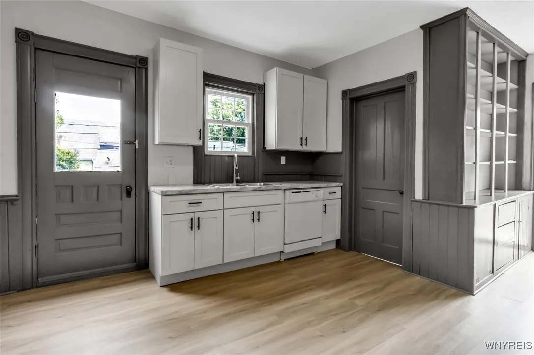 185 Potomac Avenue, Buffalo, New York 14213, Buffalo, New York 14213, 4 Bedrooms Bedrooms, ,2 BathroomsBathrooms,Residential,For Sale,185 Potomac Avenue, Buffalo, New York 14213,B1633228