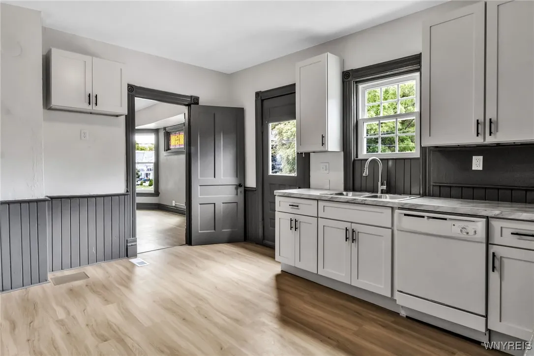 185 Potomac Avenue, Buffalo, New York 14213, Buffalo, New York 14213, 4 Bedrooms Bedrooms, ,2 BathroomsBathrooms,Residential,For Sale,185 Potomac Avenue, Buffalo, New York 14213,B1633228