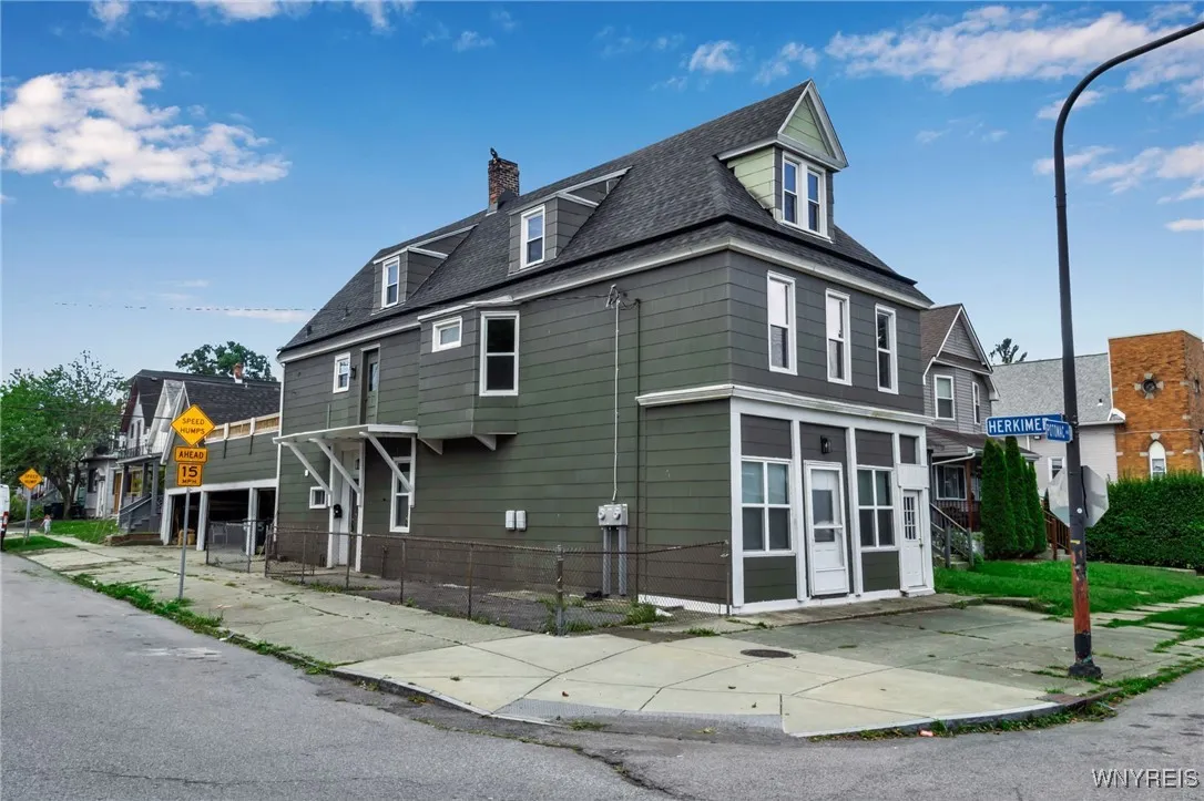 185 Potomac Avenue, Buffalo, New York 14213, Buffalo, New York 14213, 4 Bedrooms Bedrooms, ,2 BathroomsBathrooms,Residential,For Sale,185 Potomac Avenue, Buffalo, New York 14213,B1633228