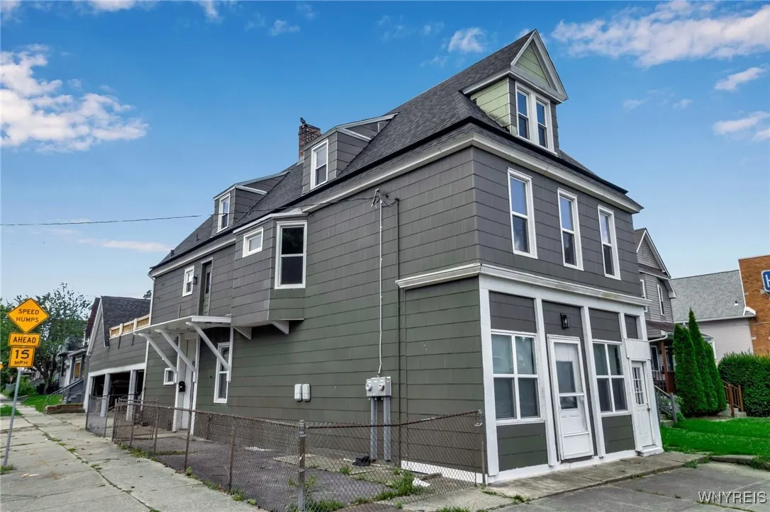 185 Potomac Avenue, Buffalo, New York 14213, Buffalo, New York 14213, 4 Bedrooms Bedrooms, ,2 BathroomsBathrooms,Residential,For Sale,185 Potomac Avenue, Buffalo, New York 14213,B1633228