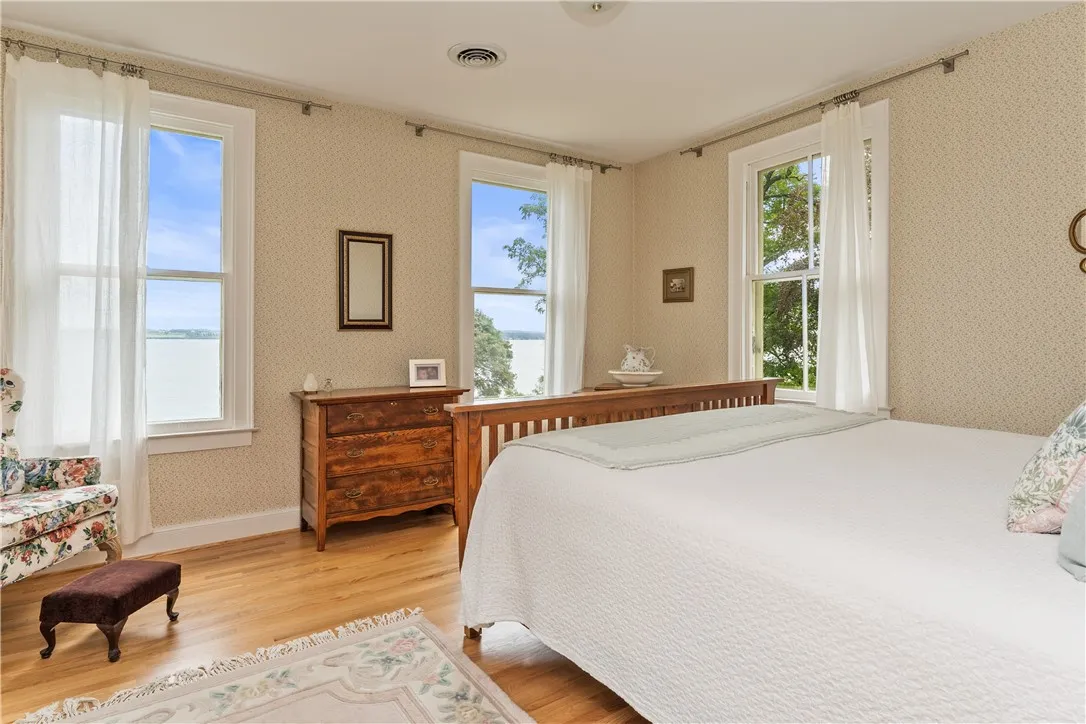 789 South Main Street, Geneva City, New York 14456, Geneva City, New York 14456, 5 Bedrooms Bedrooms, 14 Rooms Rooms,3 BathroomsBathrooms,Residential,For Sale,789 South Main Street, Geneva City, New York 14456,R1633397