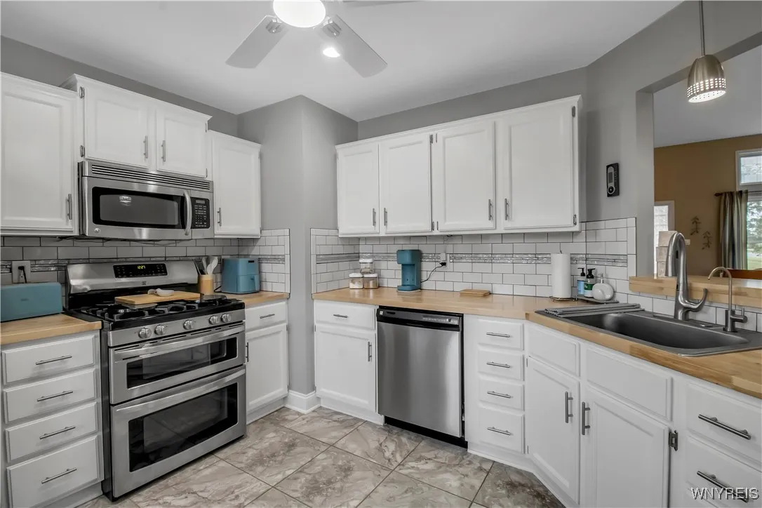 127 Babbette Drive, Cheektowaga, New York 14043, Cheektowaga, New York 14043, 3 Bedrooms Bedrooms, 6 Rooms Rooms,2 BathroomsBathrooms,Residential,For Sale,127 Babbette Drive, Cheektowaga, New York 14043,B1633131