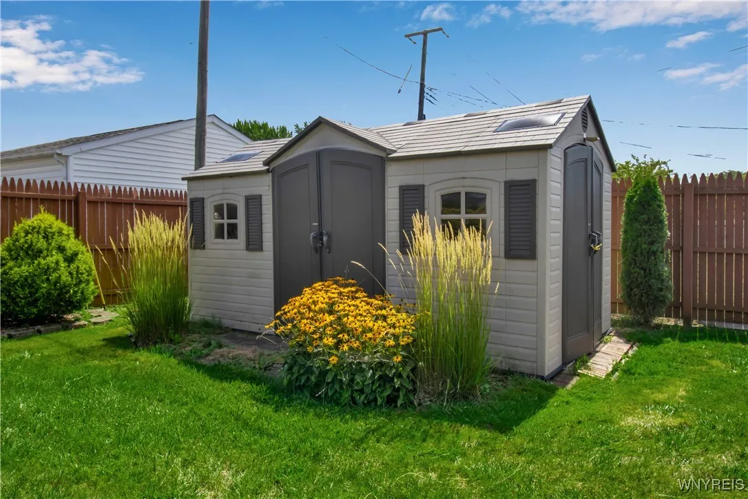 127 Babbette Drive, Cheektowaga, New York 14043, Cheektowaga, New York 14043, 3 Bedrooms Bedrooms, 6 Rooms Rooms,2 BathroomsBathrooms,Residential,For Sale,127 Babbette Drive, Cheektowaga, New York 14043,B1633131