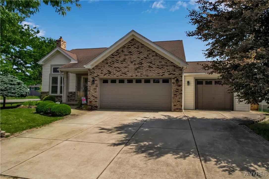 127 Babbette Drive, Cheektowaga, New York 14043, Cheektowaga, New York 14043, 3 Bedrooms Bedrooms, 6 Rooms Rooms,2 BathroomsBathrooms,Residential,For Sale,127 Babbette Drive, Cheektowaga, New York 14043,B1633131