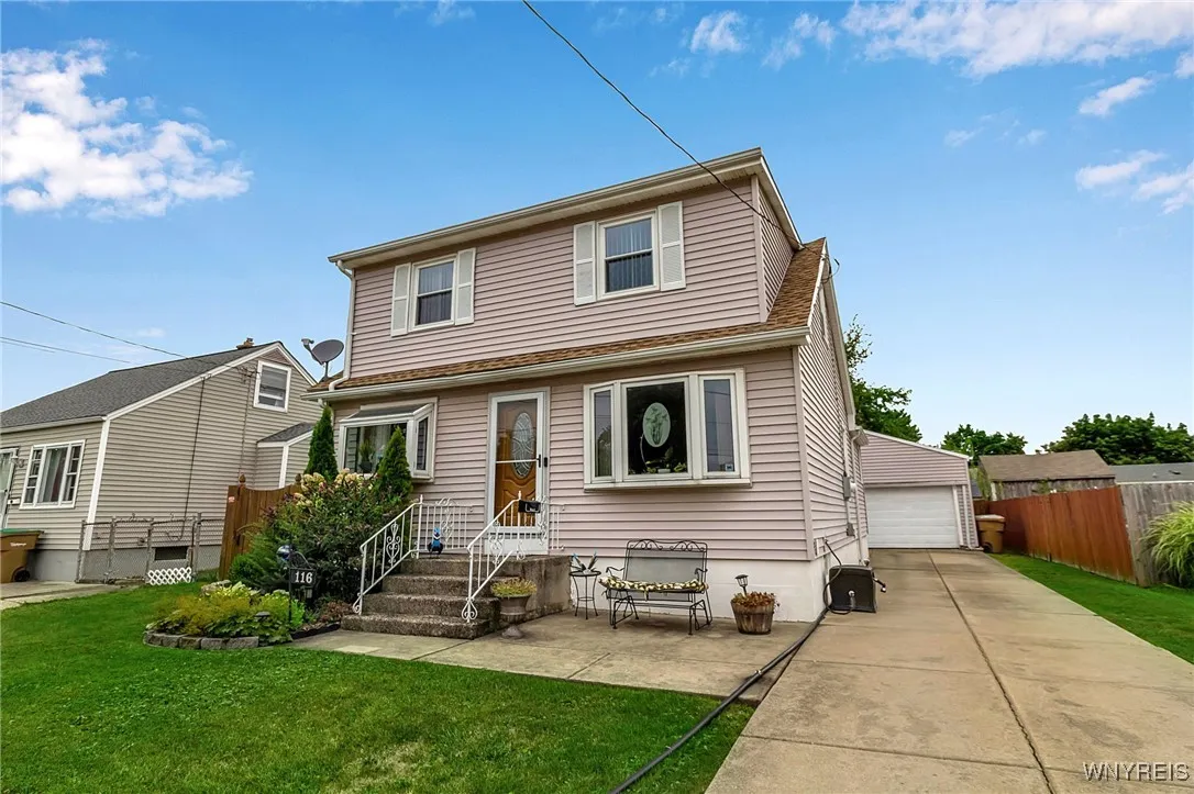 116 Evergreen Place, Cheektowaga, New York 14225, Cheektowaga, New York 14225, 3 Bedrooms Bedrooms, 8 Rooms Rooms,1 BathroomBathrooms,Residential,For Sale,116 Evergreen Place, Cheektowaga, New York 14225,B1633334