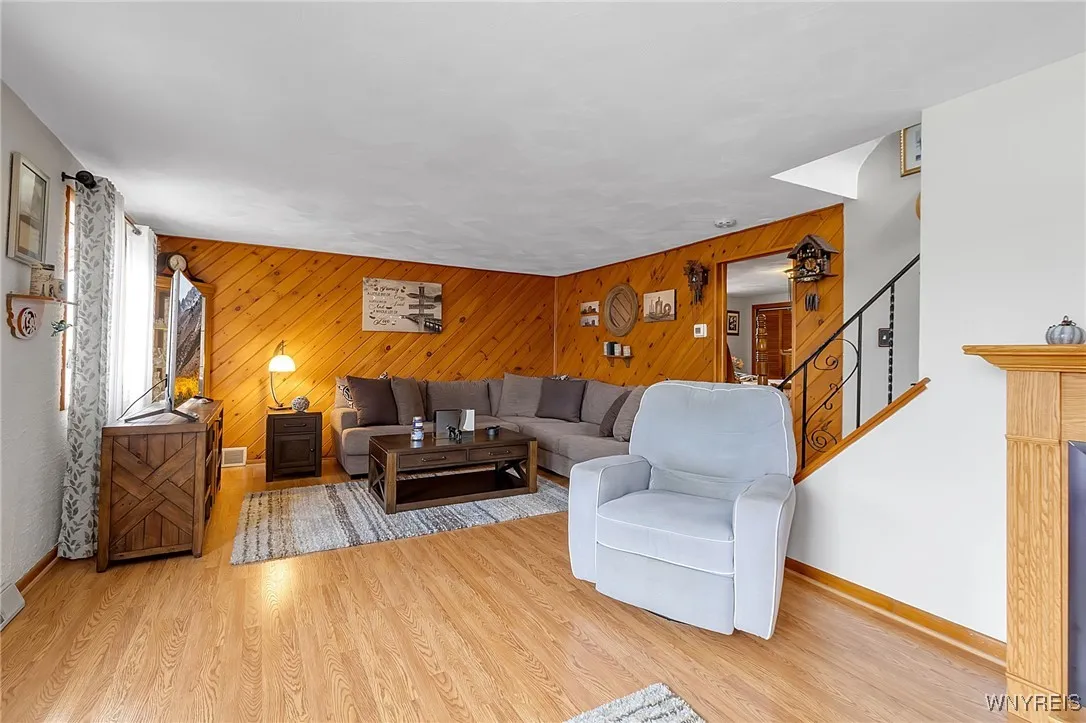 116 Evergreen Place, Cheektowaga, New York 14225, Cheektowaga, New York 14225, 3 Bedrooms Bedrooms, 8 Rooms Rooms,1 BathroomBathrooms,Residential,For Sale,116 Evergreen Place, Cheektowaga, New York 14225,B1633334