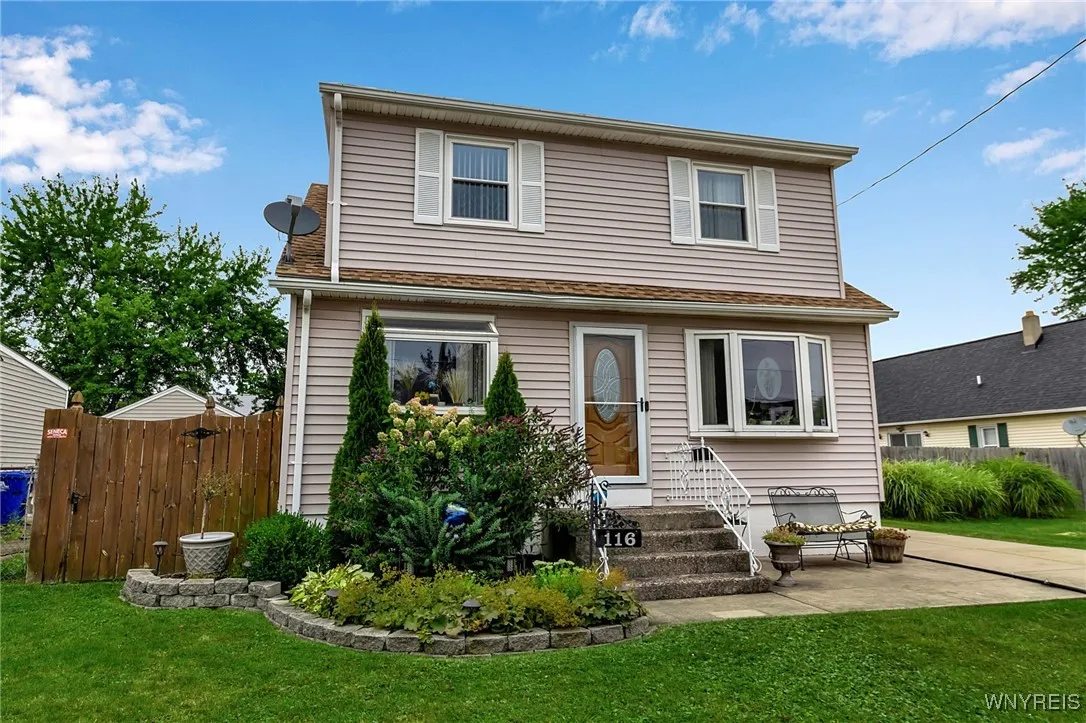 116 Evergreen Place, Cheektowaga, New York 14225, Cheektowaga, New York 14225, 3 Bedrooms Bedrooms, 8 Rooms Rooms,1 BathroomBathrooms,Residential,For Sale,116 Evergreen Place, Cheektowaga, New York 14225,B1633334