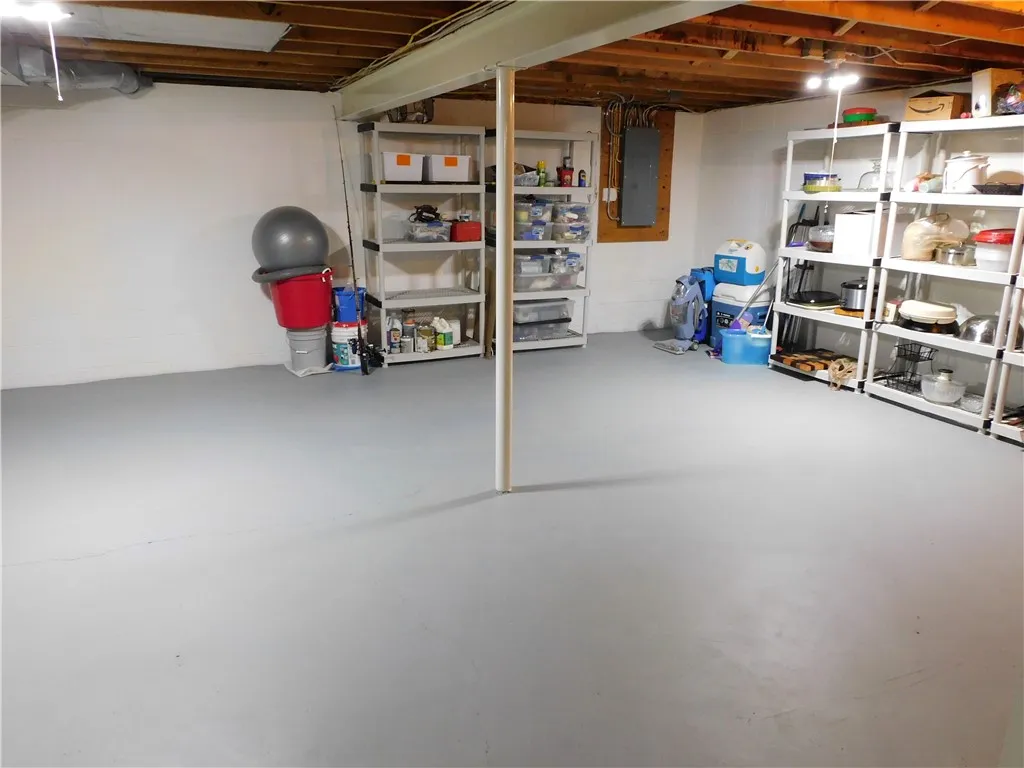 222 West Bend Drive, Greece, New York 14612, Greece, New York 14612, 3 Bedrooms Bedrooms, 6 Rooms Rooms,2 BathroomsBathrooms,Residential,For Sale,222 West Bend Drive, Greece, New York 14612,R1633451