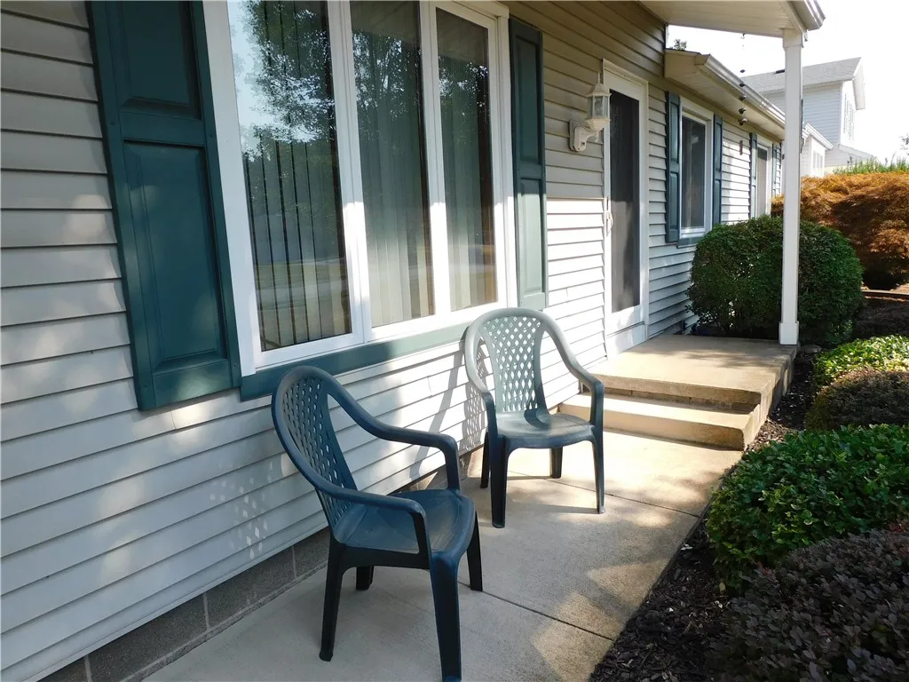 222 West Bend Drive, Greece, New York 14612, Greece, New York 14612, 3 Bedrooms Bedrooms, 6 Rooms Rooms,2 BathroomsBathrooms,Residential,For Sale,222 West Bend Drive, Greece, New York 14612,R1633451