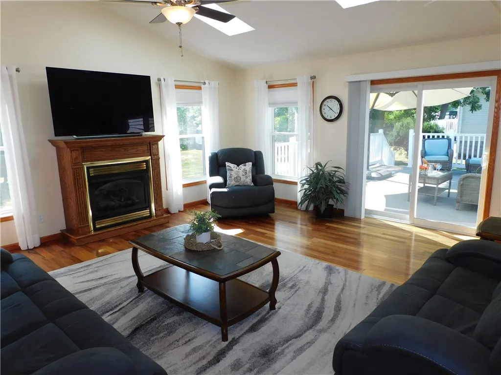 222 West Bend Drive, Greece, New York 14612, Greece, New York 14612, 3 Bedrooms Bedrooms, 6 Rooms Rooms,2 BathroomsBathrooms,Residential,For Sale,222 West Bend Drive, Greece, New York 14612,R1633451