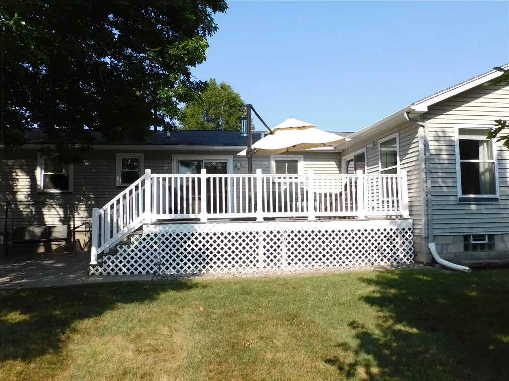 222 West Bend Drive, Greece, New York 14612, Greece, New York 14612, 3 Bedrooms Bedrooms, 6 Rooms Rooms,2 BathroomsBathrooms,Residential,For Sale,222 West Bend Drive, Greece, New York 14612,R1633451