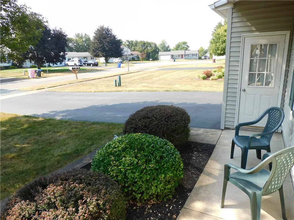 222 West Bend Drive, Greece, New York 14612, Greece, New York 14612, 3 Bedrooms Bedrooms, 6 Rooms Rooms,2 BathroomsBathrooms,Residential,For Sale,222 West Bend Drive, Greece, New York 14612,R1633451