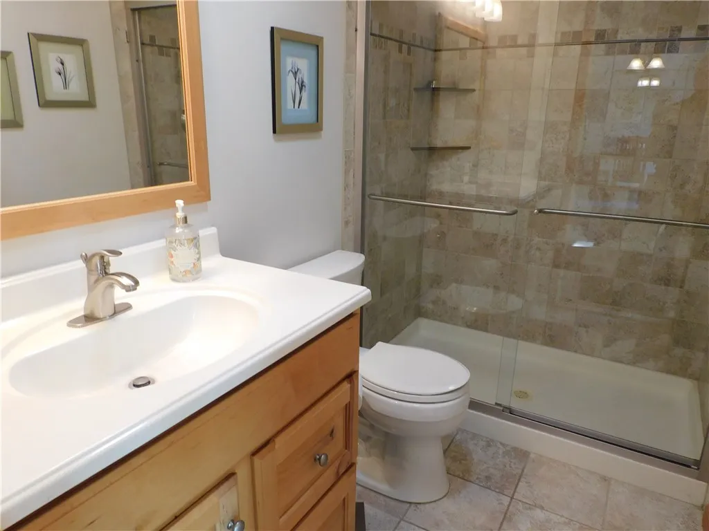 222 West Bend Drive, Greece, New York 14612, Greece, New York 14612, 3 Bedrooms Bedrooms, 6 Rooms Rooms,2 BathroomsBathrooms,Residential,For Sale,222 West Bend Drive, Greece, New York 14612,R1633451