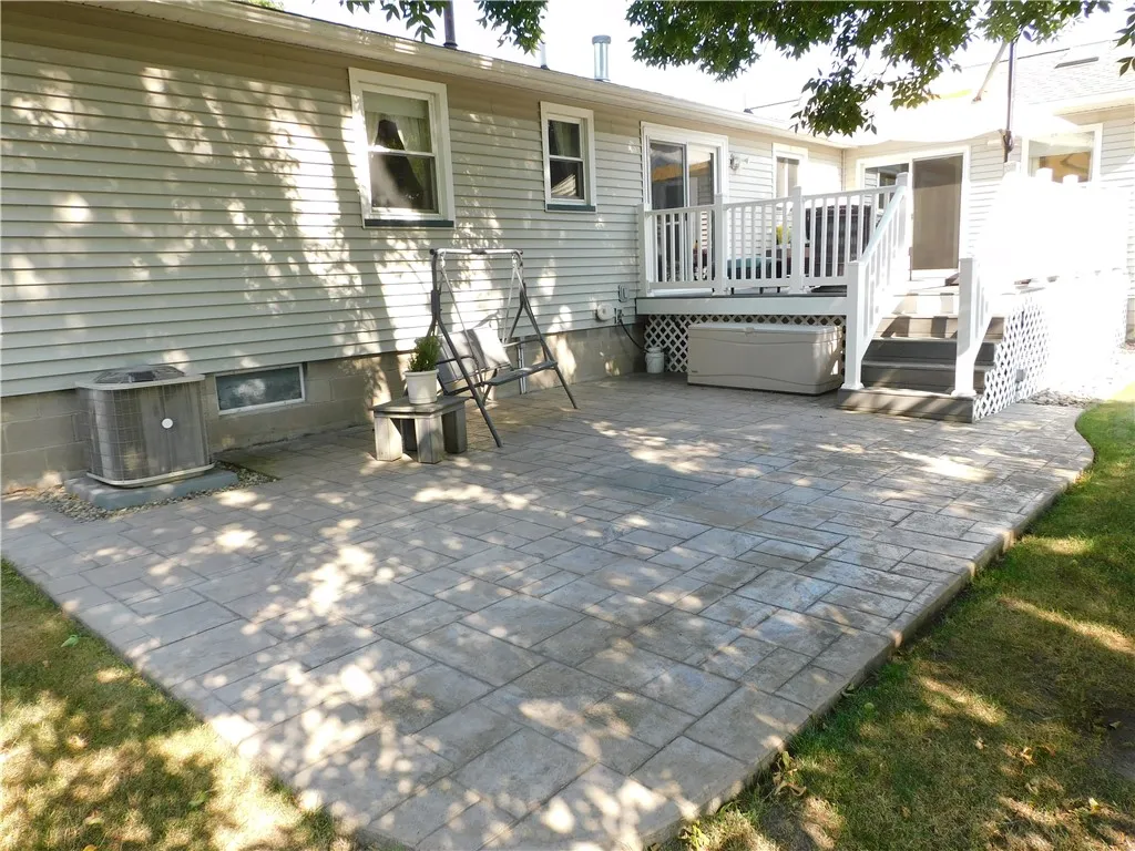 222 West Bend Drive, Greece, New York 14612, Greece, New York 14612, 3 Bedrooms Bedrooms, 6 Rooms Rooms,2 BathroomsBathrooms,Residential,For Sale,222 West Bend Drive, Greece, New York 14612,R1633451