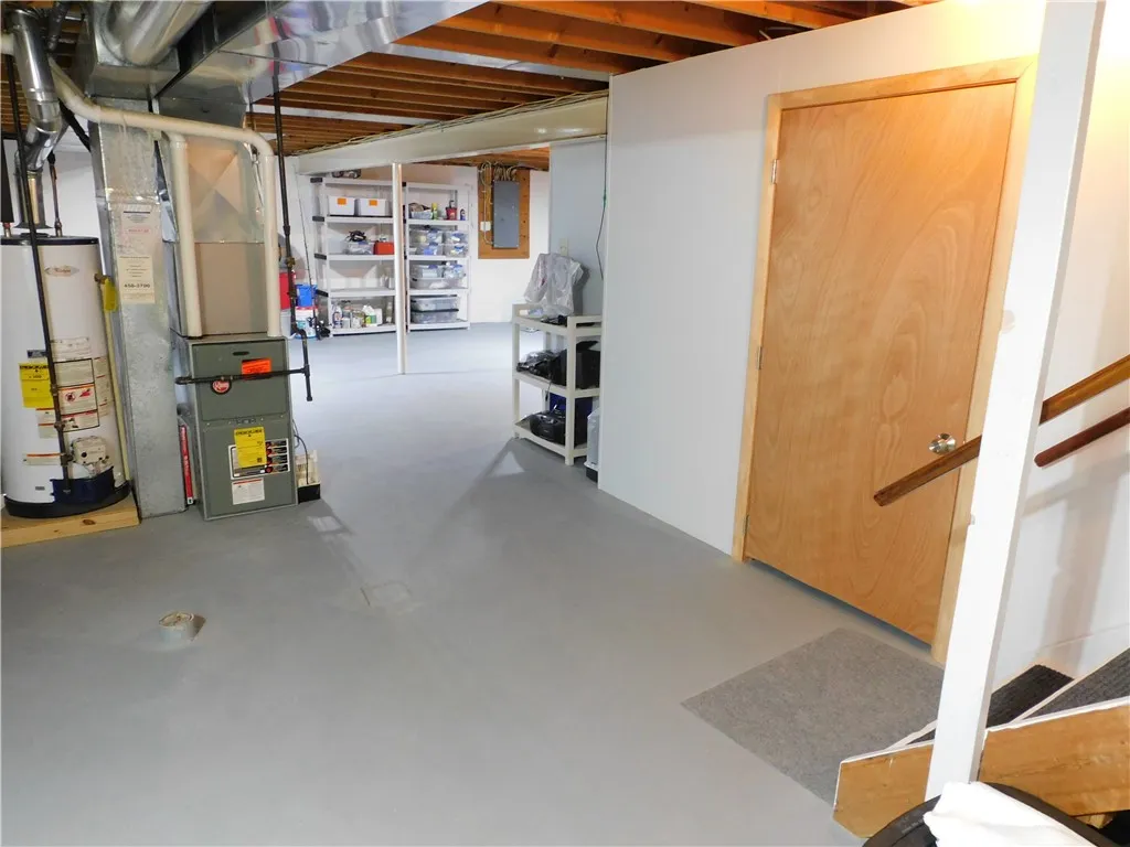 222 West Bend Drive, Greece, New York 14612, Greece, New York 14612, 3 Bedrooms Bedrooms, 6 Rooms Rooms,2 BathroomsBathrooms,Residential,For Sale,222 West Bend Drive, Greece, New York 14612,R1633451