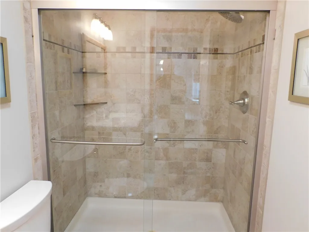 222 West Bend Drive, Greece, New York 14612, Greece, New York 14612, 3 Bedrooms Bedrooms, 6 Rooms Rooms,2 BathroomsBathrooms,Residential,For Sale,222 West Bend Drive, Greece, New York 14612,R1633451