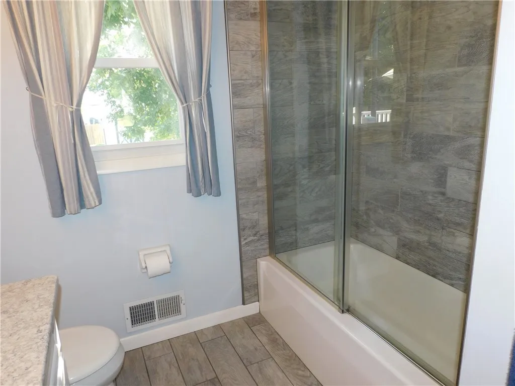 222 West Bend Drive, Greece, New York 14612, Greece, New York 14612, 3 Bedrooms Bedrooms, 6 Rooms Rooms,2 BathroomsBathrooms,Residential,For Sale,222 West Bend Drive, Greece, New York 14612,R1633451