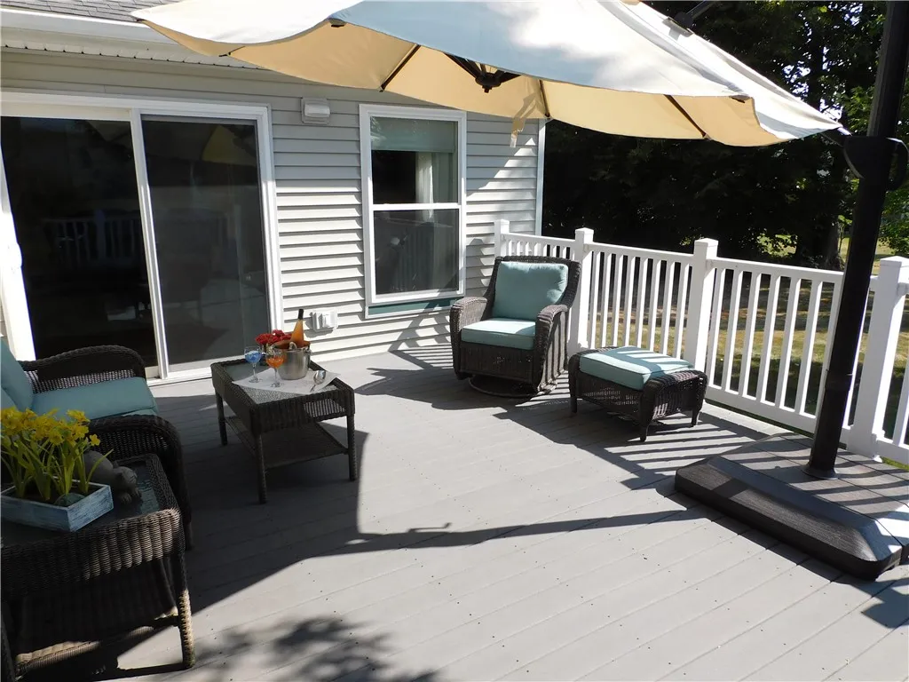 222 West Bend Drive, Greece, New York 14612, Greece, New York 14612, 3 Bedrooms Bedrooms, 6 Rooms Rooms,2 BathroomsBathrooms,Residential,For Sale,222 West Bend Drive, Greece, New York 14612,R1633451