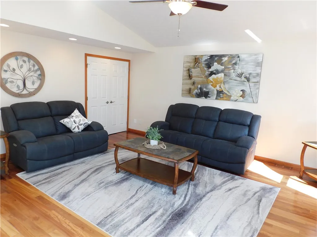 222 West Bend Drive, Greece, New York 14612, Greece, New York 14612, 3 Bedrooms Bedrooms, 6 Rooms Rooms,2 BathroomsBathrooms,Residential,For Sale,222 West Bend Drive, Greece, New York 14612,R1633451