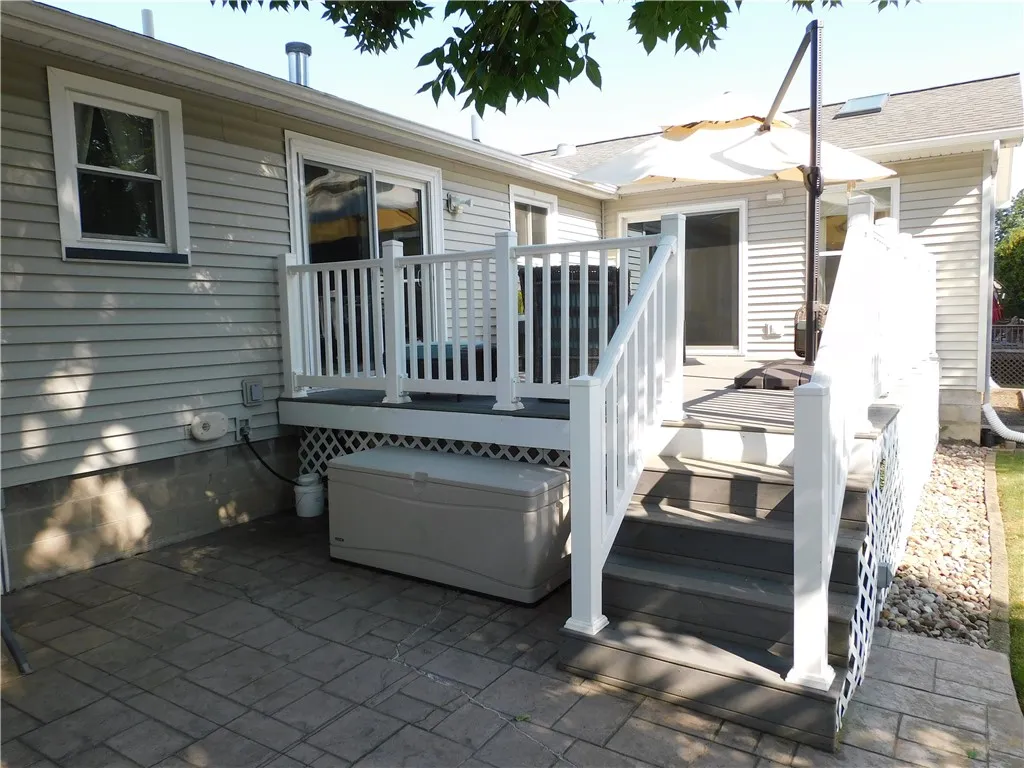 222 West Bend Drive, Greece, New York 14612, Greece, New York 14612, 3 Bedrooms Bedrooms, 6 Rooms Rooms,2 BathroomsBathrooms,Residential,For Sale,222 West Bend Drive, Greece, New York 14612,R1633451