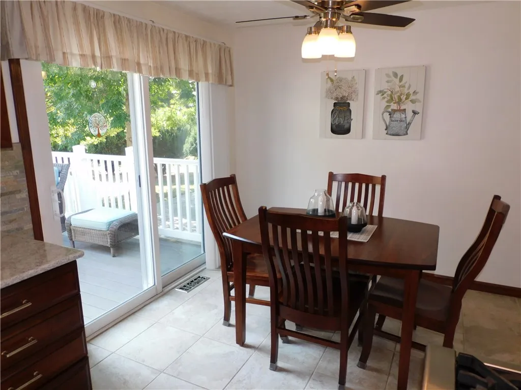 222 West Bend Drive, Greece, New York 14612, Greece, New York 14612, 3 Bedrooms Bedrooms, 6 Rooms Rooms,2 BathroomsBathrooms,Residential,For Sale,222 West Bend Drive, Greece, New York 14612,R1633451