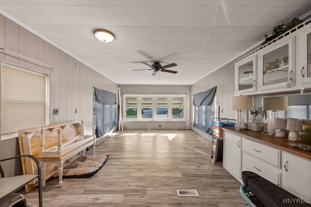17 Burgundy Circle, West Seneca, New York 14224, West Seneca, New York 14224, 2 Bedrooms Bedrooms, 5 Rooms Rooms,1 BathroomBathrooms,Residential,Closed,17 Burgundy Circle, West Seneca, New York 14224,0,B1633447