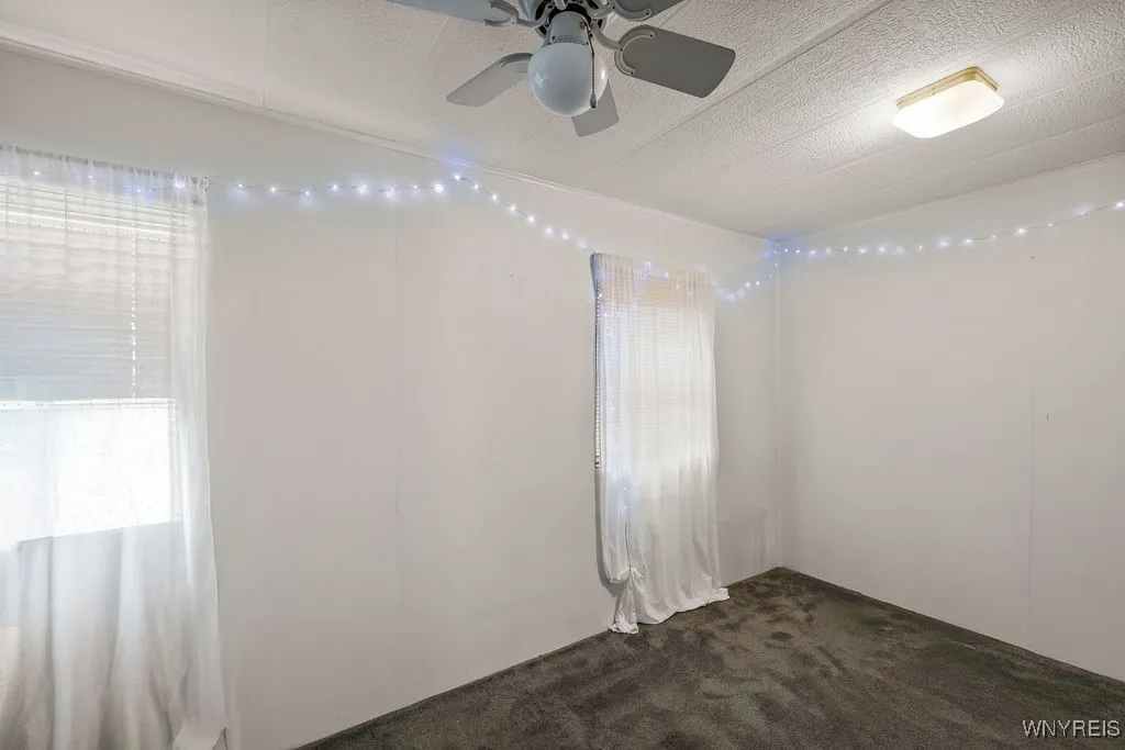 17 Burgundy Circle, West Seneca, New York 14224, West Seneca, New York 14224, 2 Bedrooms Bedrooms, 5 Rooms Rooms,1 BathroomBathrooms,Residential,Closed,17 Burgundy Circle, West Seneca, New York 14224,0,B1633447