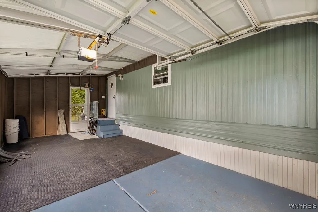 17 Burgundy Circle, West Seneca, New York 14224, West Seneca, New York 14224, 2 Bedrooms Bedrooms, 5 Rooms Rooms,1 BathroomBathrooms,Residential,Closed,17 Burgundy Circle, West Seneca, New York 14224,0,B1633447