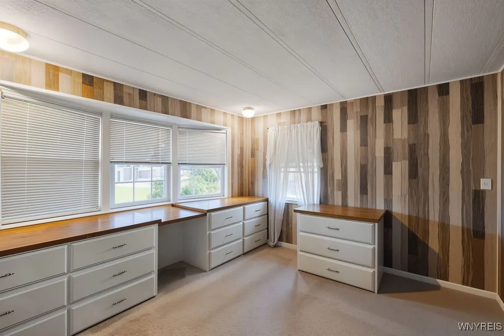 17 Burgundy Circle, West Seneca, New York 14224, West Seneca, New York 14224, 2 Bedrooms Bedrooms, 5 Rooms Rooms,1 BathroomBathrooms,Residential,Closed,17 Burgundy Circle, West Seneca, New York 14224,0,B1633447