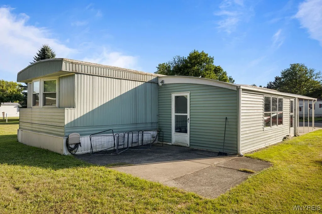 17 Burgundy Circle, West Seneca, New York 14224, West Seneca, New York 14224, 2 Bedrooms Bedrooms, 5 Rooms Rooms,1 BathroomBathrooms,Residential,Closed,17 Burgundy Circle, West Seneca, New York 14224,0,B1633447