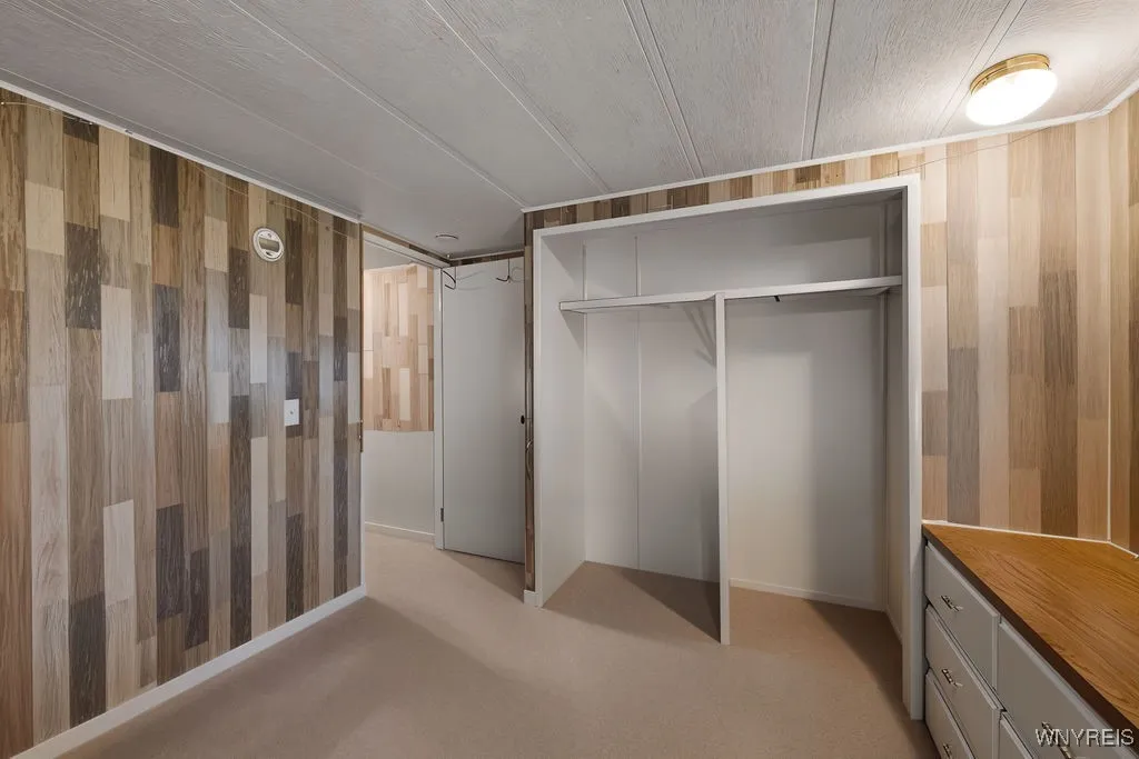 17 Burgundy Circle, West Seneca, New York 14224, West Seneca, New York 14224, 2 Bedrooms Bedrooms, 5 Rooms Rooms,1 BathroomBathrooms,Residential,Closed,17 Burgundy Circle, West Seneca, New York 14224,0,B1633447