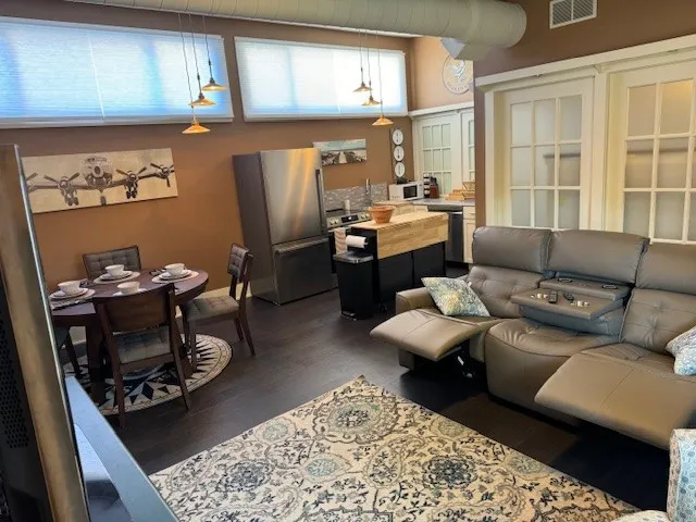 651 Park Avenue, Rochester, New York 14607, Rochester, New York 14607, 1 Bedroom Bedrooms, 4 Rooms Rooms,1 BathroomBathrooms,Residential Lease,For Rent,651 Park Avenue, Rochester, New York 14607,0,R1633450