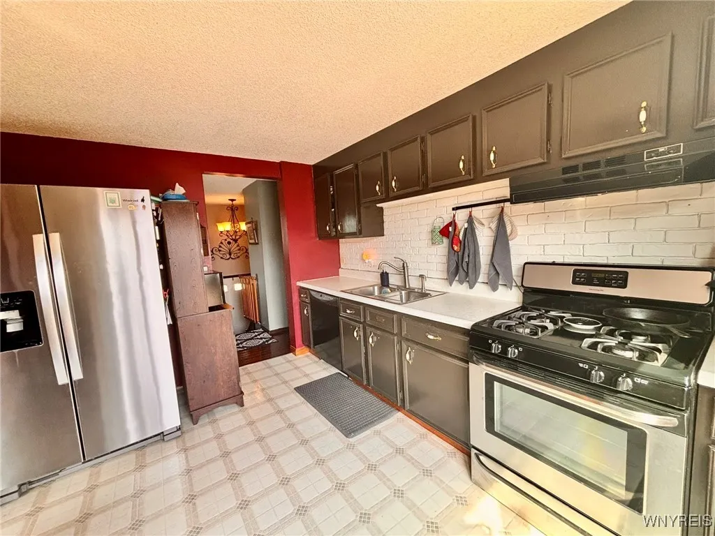 269 Oakbrook Drive, West Seneca, New York 14224, West Seneca, New York 14224, 3 Bedrooms Bedrooms, 7 Rooms Rooms,2 BathroomsBathrooms,Residential,Closed,269 Oakbrook Drive, West Seneca, New York 14224,0,B1633277