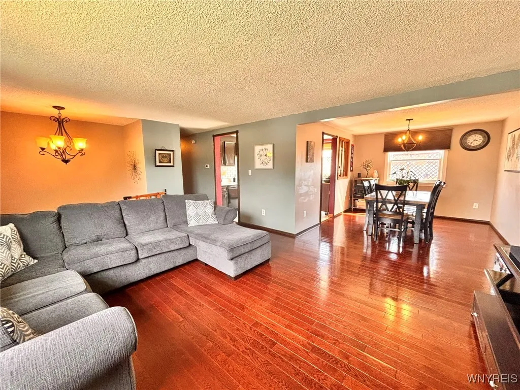 269 Oakbrook Drive, West Seneca, New York 14224, West Seneca, New York 14224, 3 Bedrooms Bedrooms, 7 Rooms Rooms,2 BathroomsBathrooms,Residential,For Sale,269 Oakbrook Drive, West Seneca, New York 14224,0,B1633277