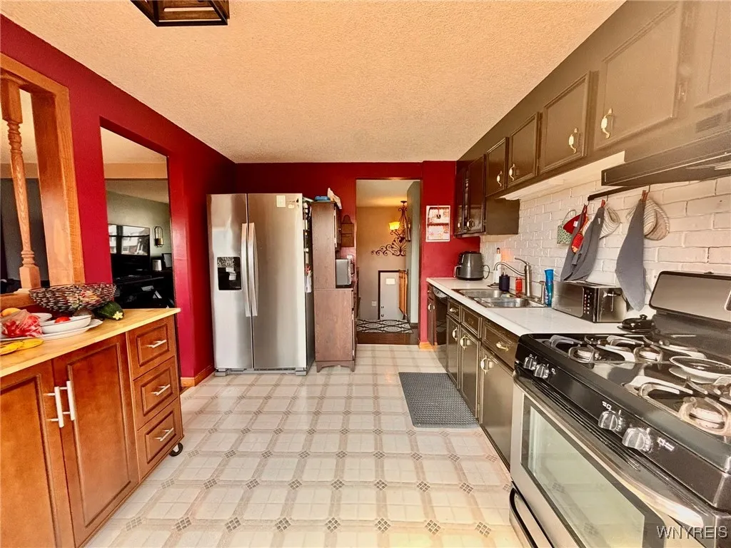 269 Oakbrook Drive, West Seneca, New York 14224, West Seneca, New York 14224, 3 Bedrooms Bedrooms, 7 Rooms Rooms,2 BathroomsBathrooms,Residential,Closed,269 Oakbrook Drive, West Seneca, New York 14224,0,B1633277