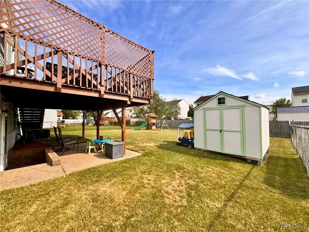 269 Oakbrook Drive, West Seneca, New York 14224, West Seneca, New York 14224, 3 Bedrooms Bedrooms, 7 Rooms Rooms,2 BathroomsBathrooms,Residential,For Sale,269 Oakbrook Drive, West Seneca, New York 14224,0,B1633277