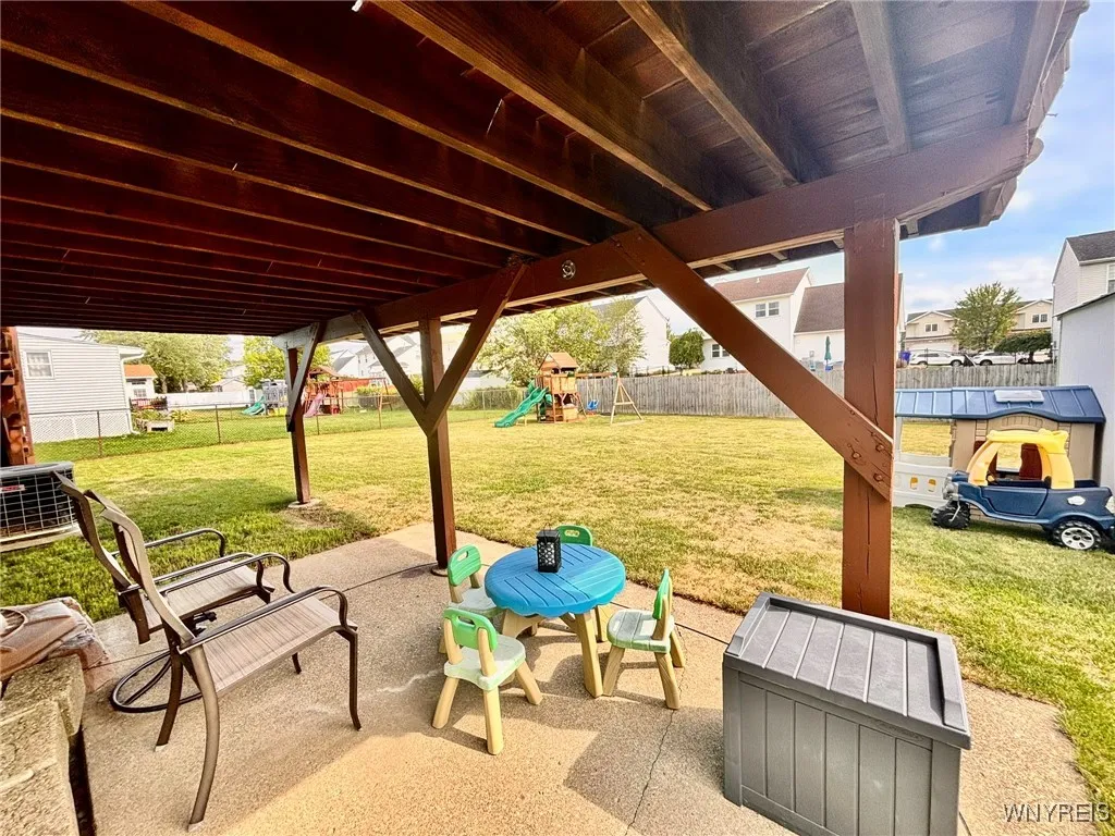 269 Oakbrook Drive, West Seneca, New York 14224, West Seneca, New York 14224, 3 Bedrooms Bedrooms, 7 Rooms Rooms,2 BathroomsBathrooms,Residential,For Sale,269 Oakbrook Drive, West Seneca, New York 14224,0,B1633277